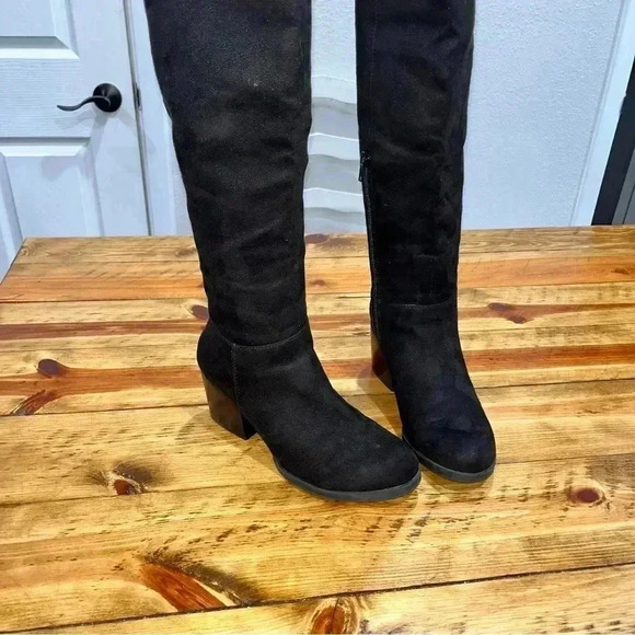 Brash over the knee suede look heeled 1/2 zip side black boots - Picture 4 of 14